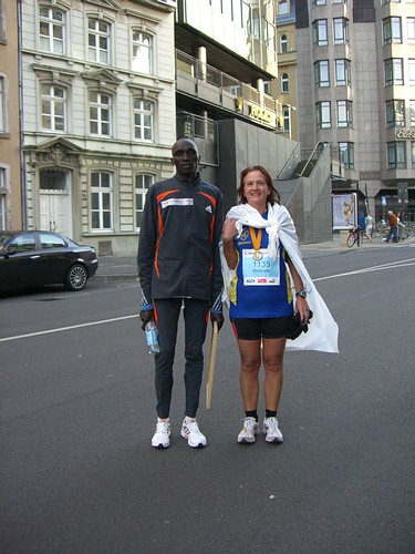Benjamin Itok und Marianne beim Köln Marathon 2006