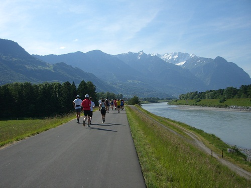 Liechtenstein-Marathon 2006 - am Rhein entlang